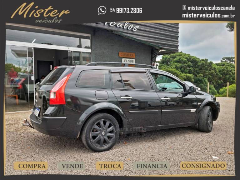 RENAULT - MÉGANE - 2011/2012 - Preta - R$ 36.900,00