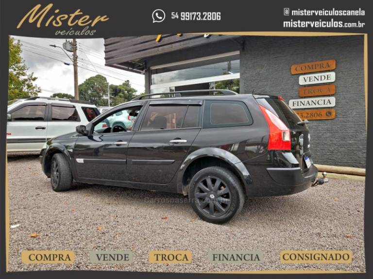 RENAULT - MÉGANE - 2011/2012 - Preta - R$ 36.900,00