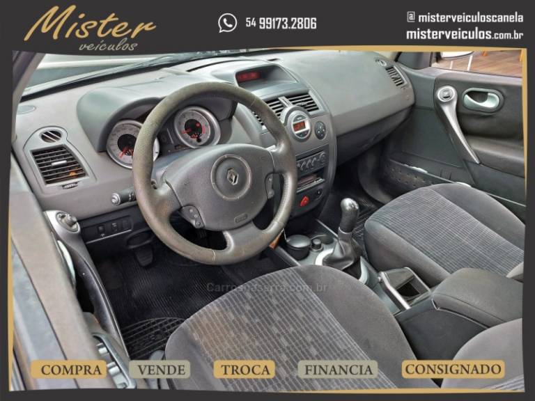 RENAULT - MÉGANE - 2011/2012 - Preta - R$ 36.900,00